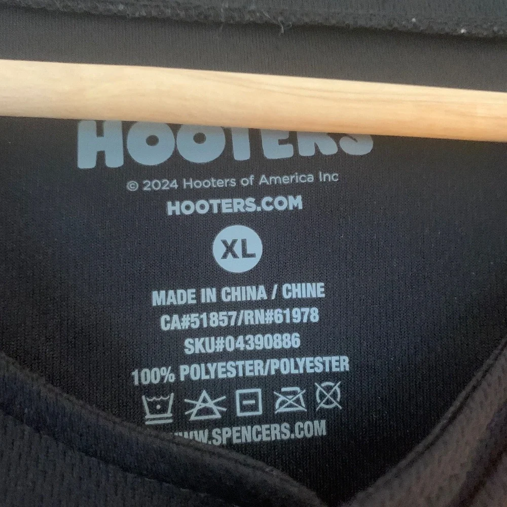 Hooters Racing Jersey - Picture 6 of 6